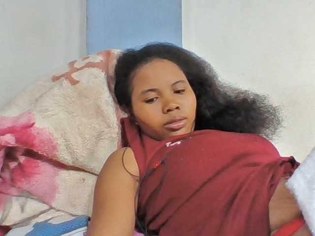 Juliah1a live cam on BongaCams