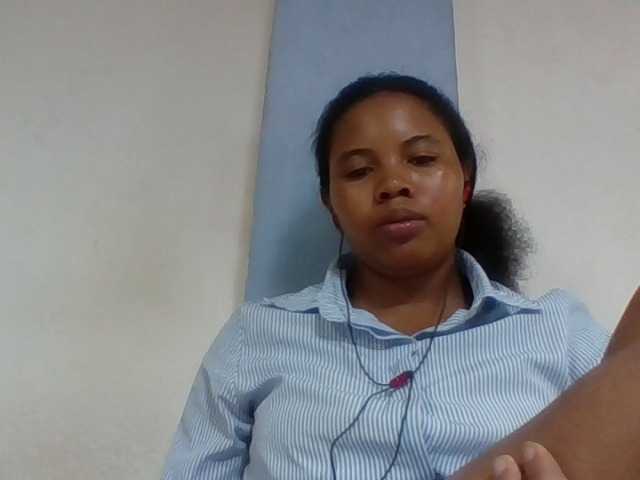 Juliah1a live cam on BongaCams