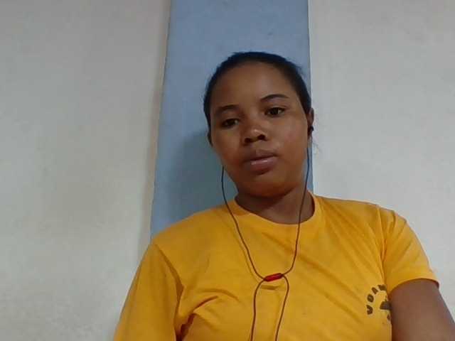 Juliah1a live webcam show