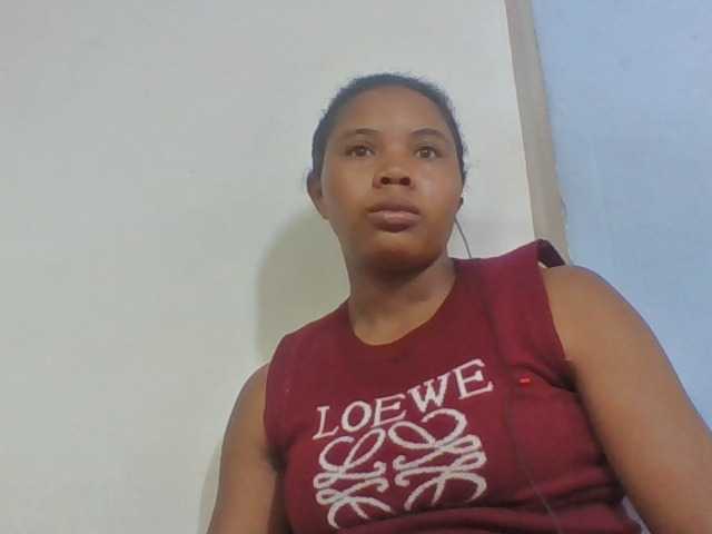 Juliah1a live cam on BongaCams