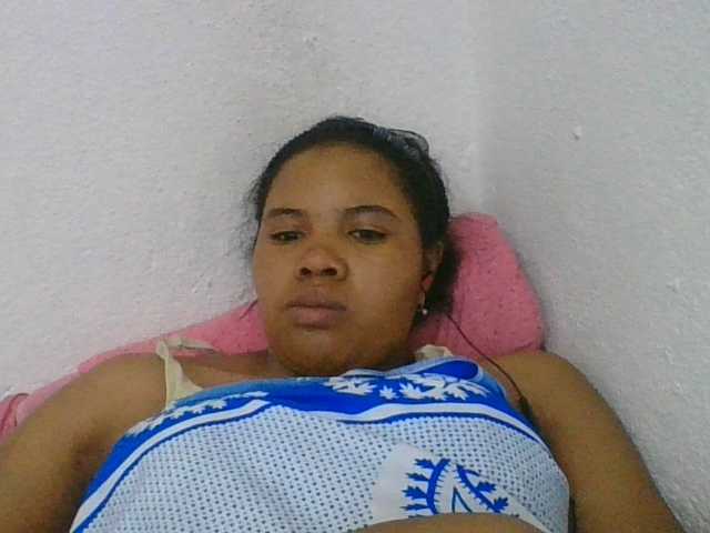 Juliah1a live cam on BongaCams