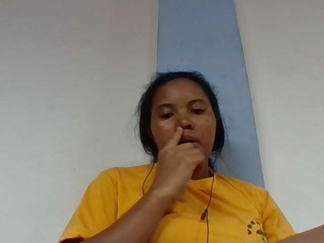 Juliah1a live cam on BongaCams