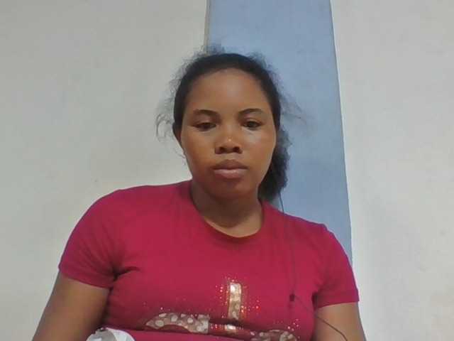 Juliah1a live cam on BongaCams