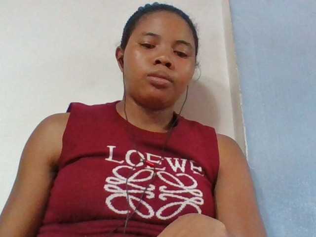 Juliah1a live cam on BongaCams