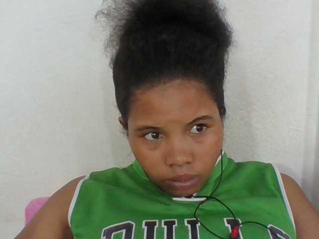 Juliah1a live cam on BongaCams