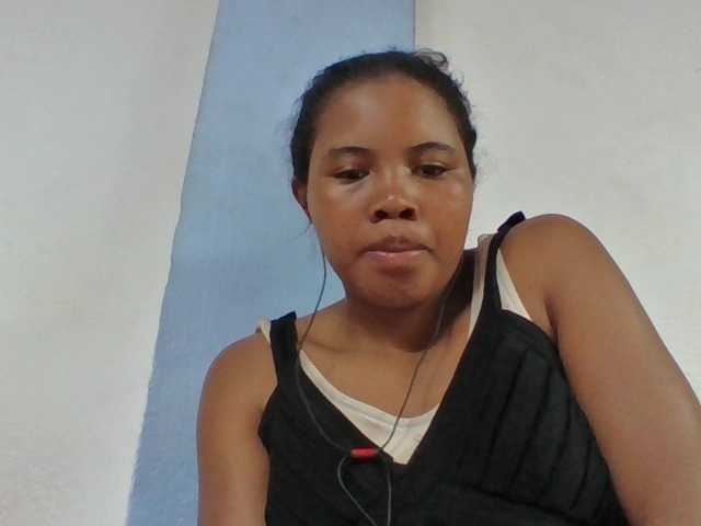 Juliah1a live cam on BongaCams