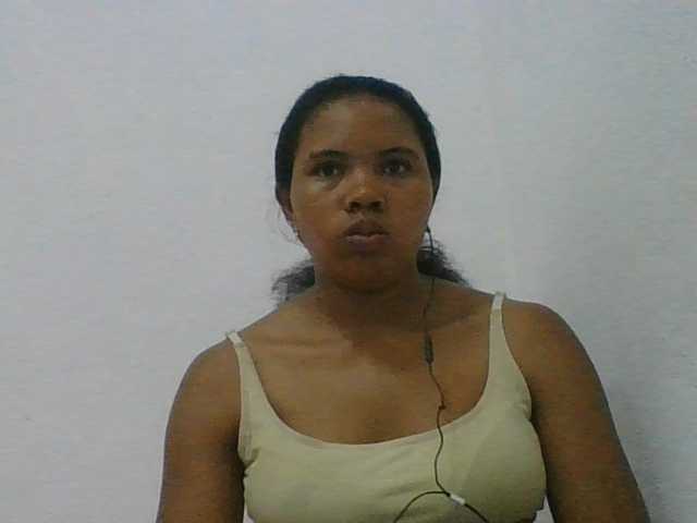 Juliah1a live cam on BongaCams