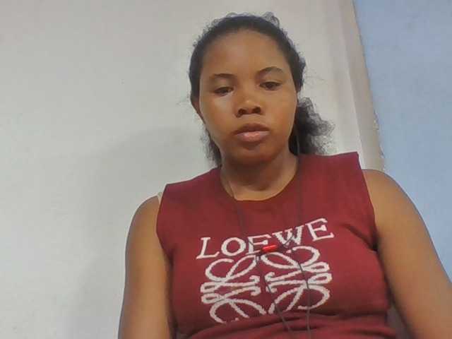 Juliah1a live cam on BongaCams