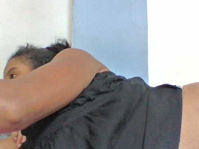 Juliah1a live cam on BongaCams