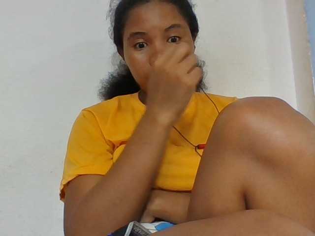 Juliah1a live cam on BongaCams