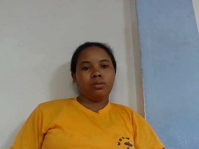 Juliah1a live cam on BongaCams