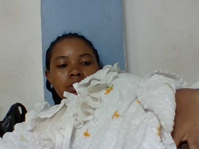 Juliah1a live cam on BongaCams