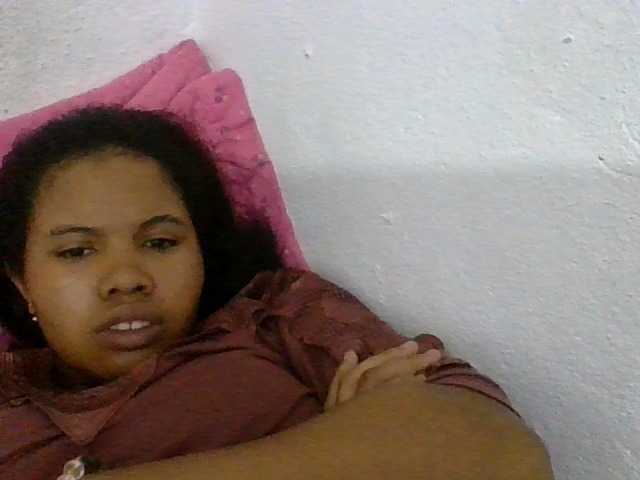 Juliah1a live cam on BongaCams