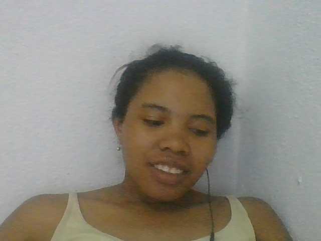 Juliah1a live cam on BongaCams