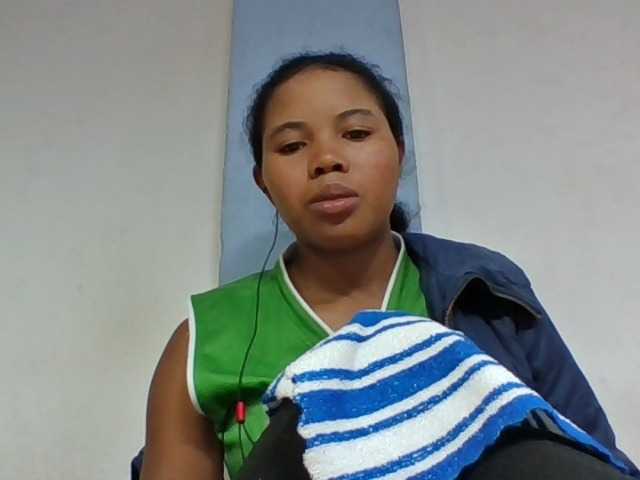 Juliah1a live cam on BongaCams