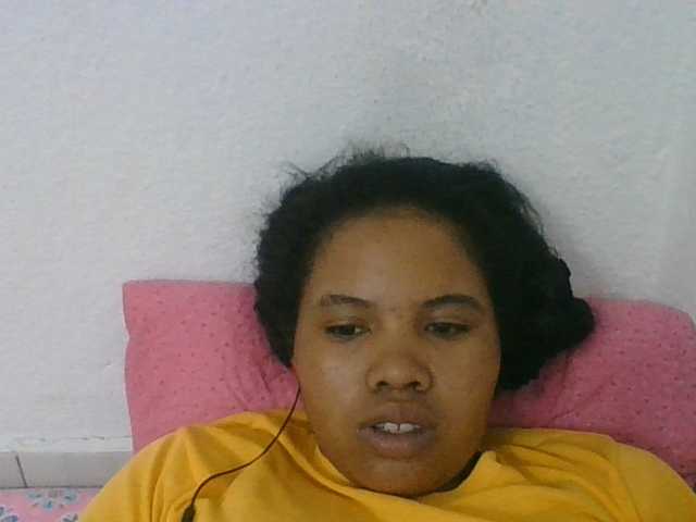 Juliah1a live cam on BongaCams