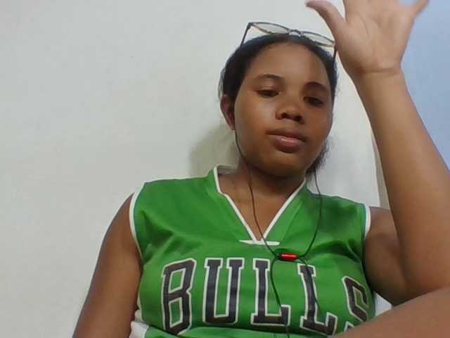 Juliah1a live cam on BongaCams