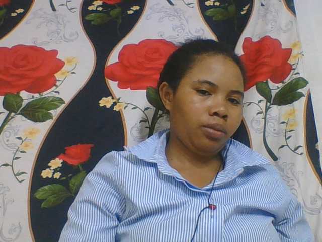 Juliah1a live cam on BongaCams
