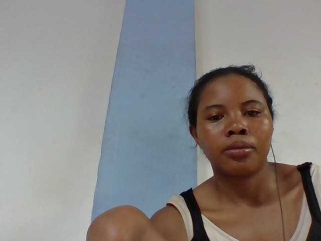 Juliah1a live cam on BongaCams
