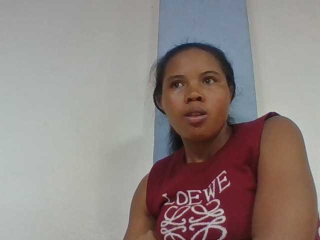 Juliah1a live cam on BongaCams