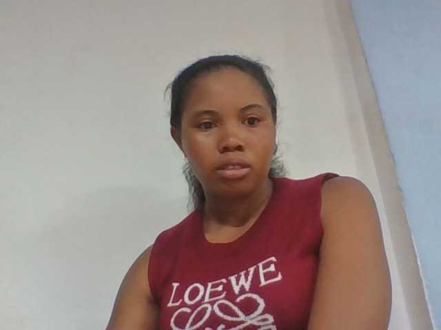 Juliah1a live cam on BongaCams