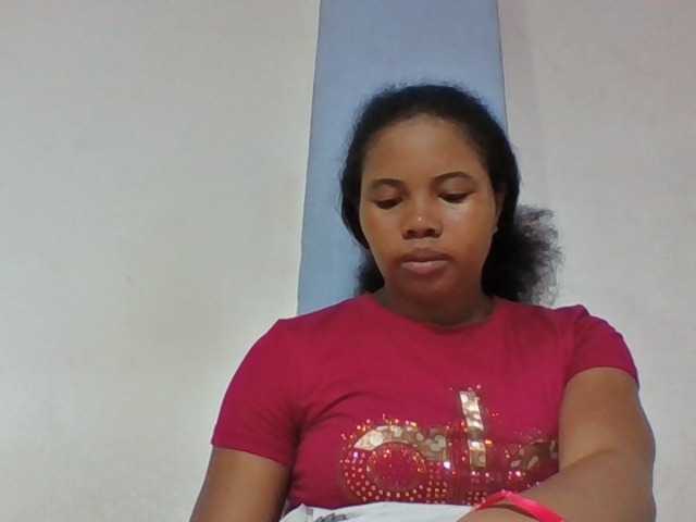 Juliah1a live cam on BongaCams
