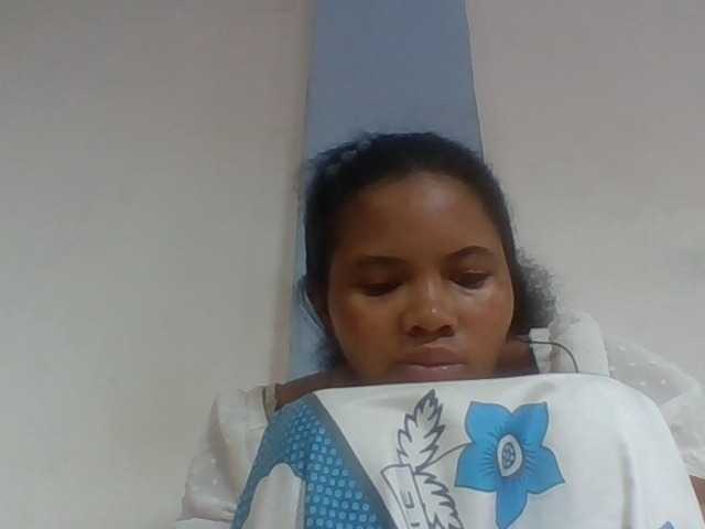 Juliah1a live cam on BongaCams