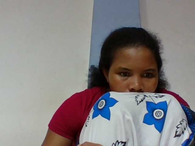 Juliah1a live cam on BongaCams