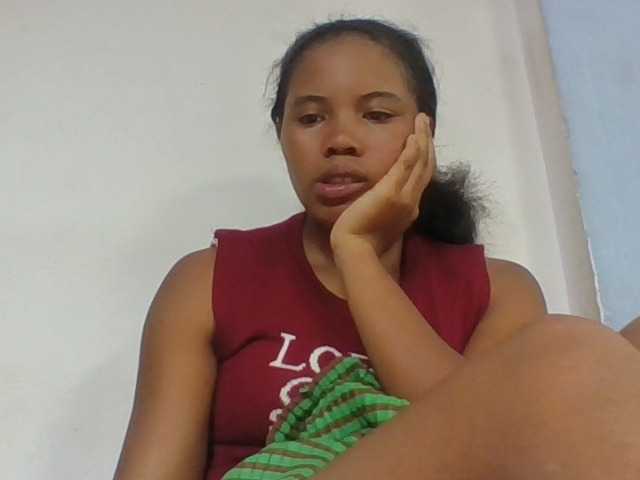 Juliah1a live cam on BongaCams