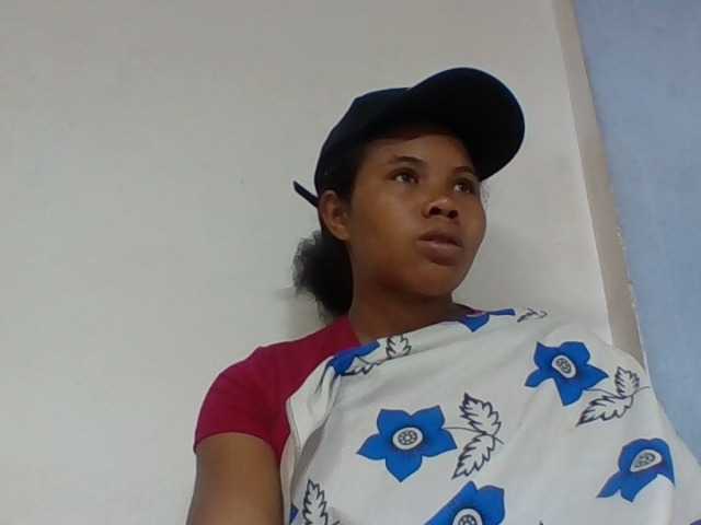 Juliah1a live cam on BongaCams