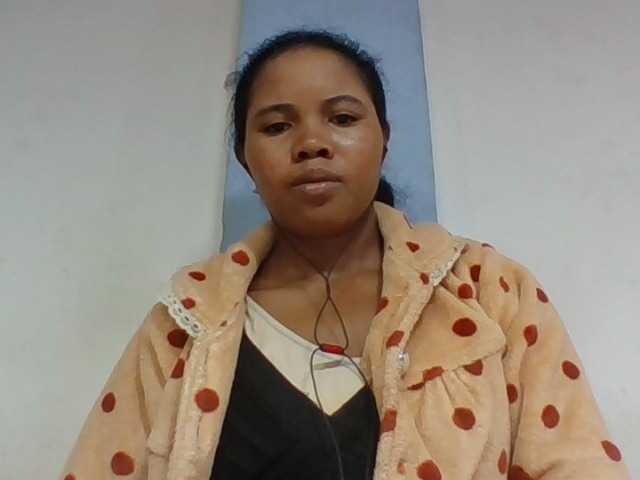 Juliah1a live cam on BongaCams