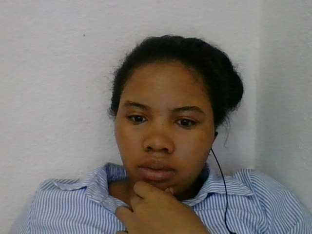 Juliah1a live cam on BongaCams