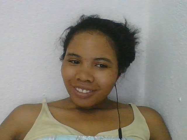 Juliah1a live cam on BongaCams