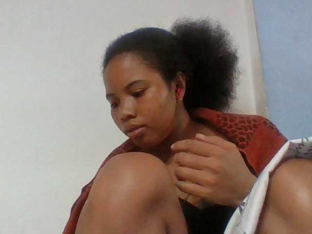 Juliah1a live cam on BongaCams