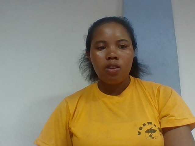 Juliah1a live cam on BongaCams