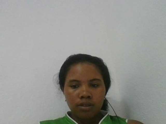 Juliah1a live cam on BongaCams