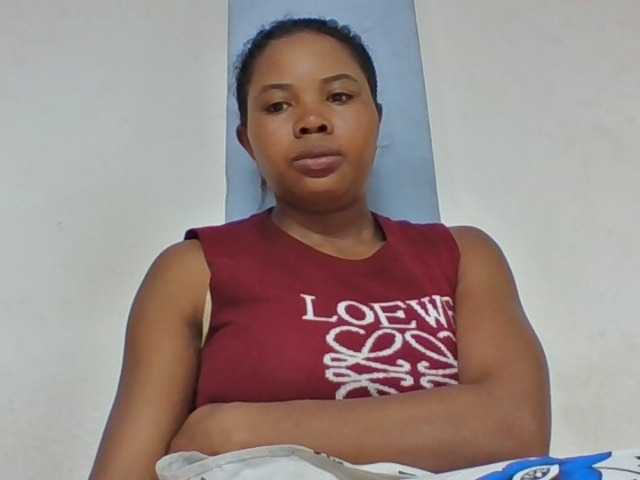 Juliah1a live cam on BongaCams