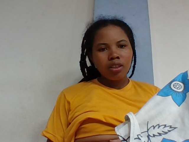 Juliah1a live cam on BongaCams