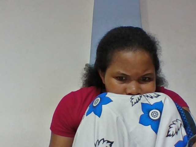Juliah1a live cam on BongaCams