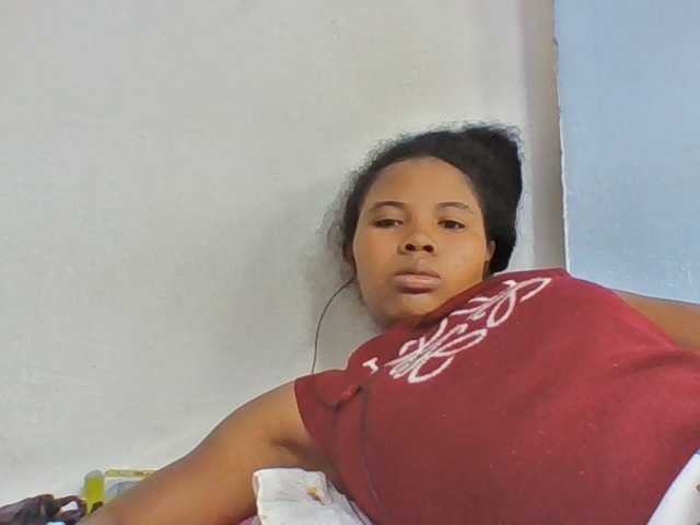 Juliah1a live cam on BongaCams