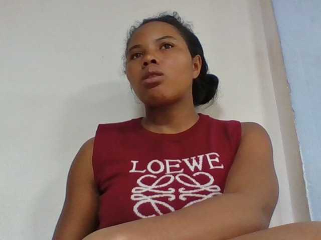 Juliah1a live cam on BongaCams