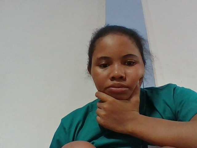 Juliah1a live cam on BongaCams