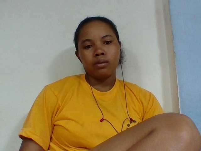 Juliah1a live cam on BongaCams