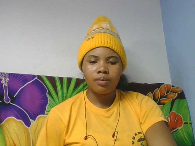 Juliah1a live cam on BongaCams