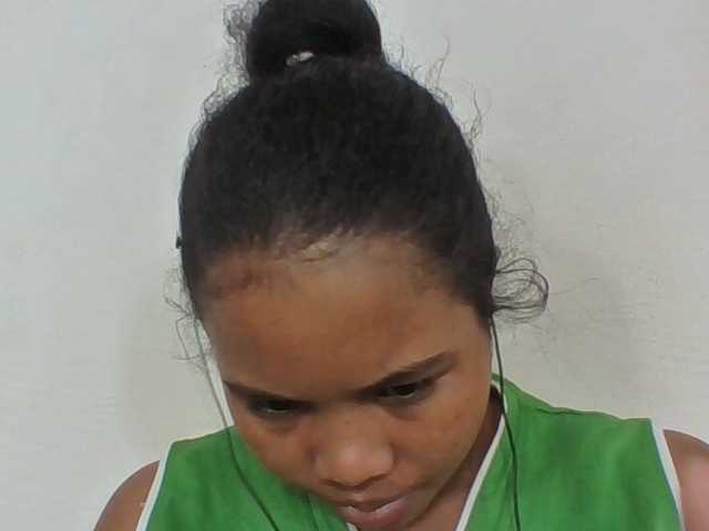 Juliah1a live cam on BongaCams