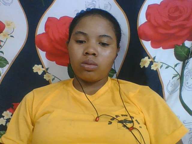 Juliah1a live cam on BongaCams