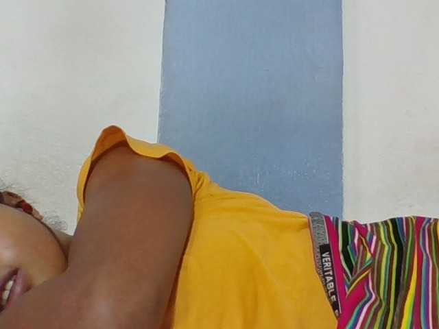 Juliah1a live cam on BongaCams