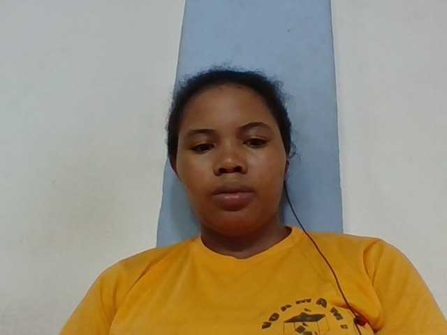 Juliah1a live cam on BongaCams