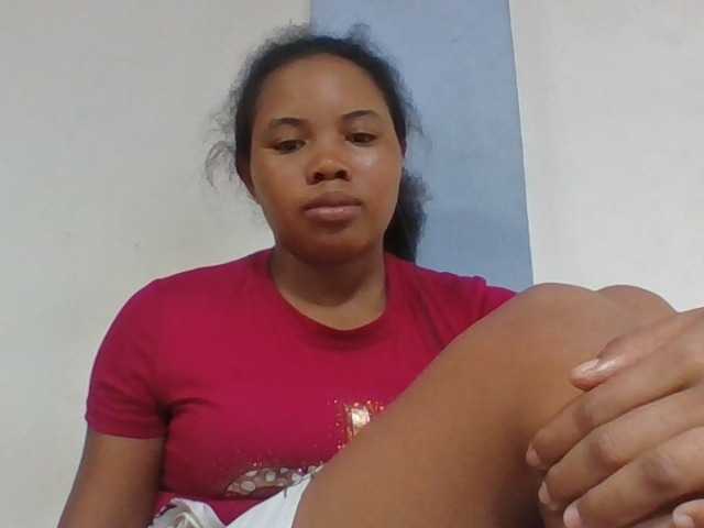 Juliah1a live cam on BongaCams