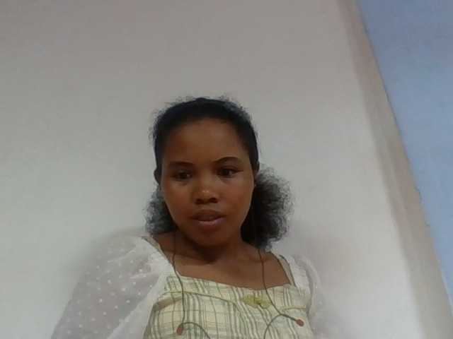 Juliah1a live cam on BongaCams